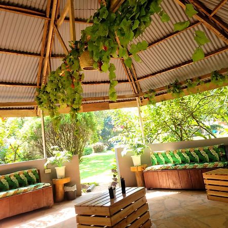 Philo Leisure Gardens Hotel Kalangala Ngoại thất bức ảnh