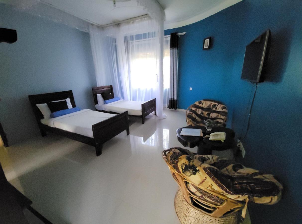 Philo Leisure Gardens Hotel Kalangala Ngoại thất bức ảnh