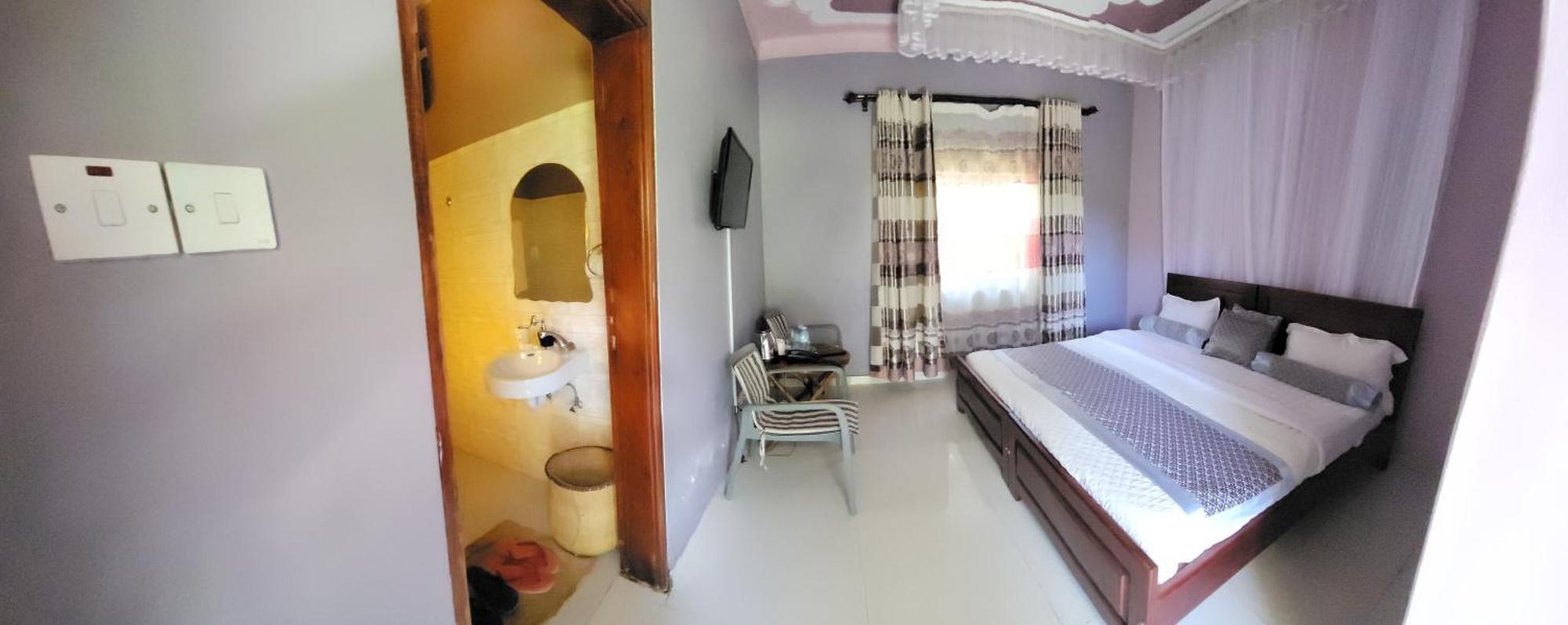 Philo Leisure Gardens Hotel Kalangala Ngoại thất bức ảnh