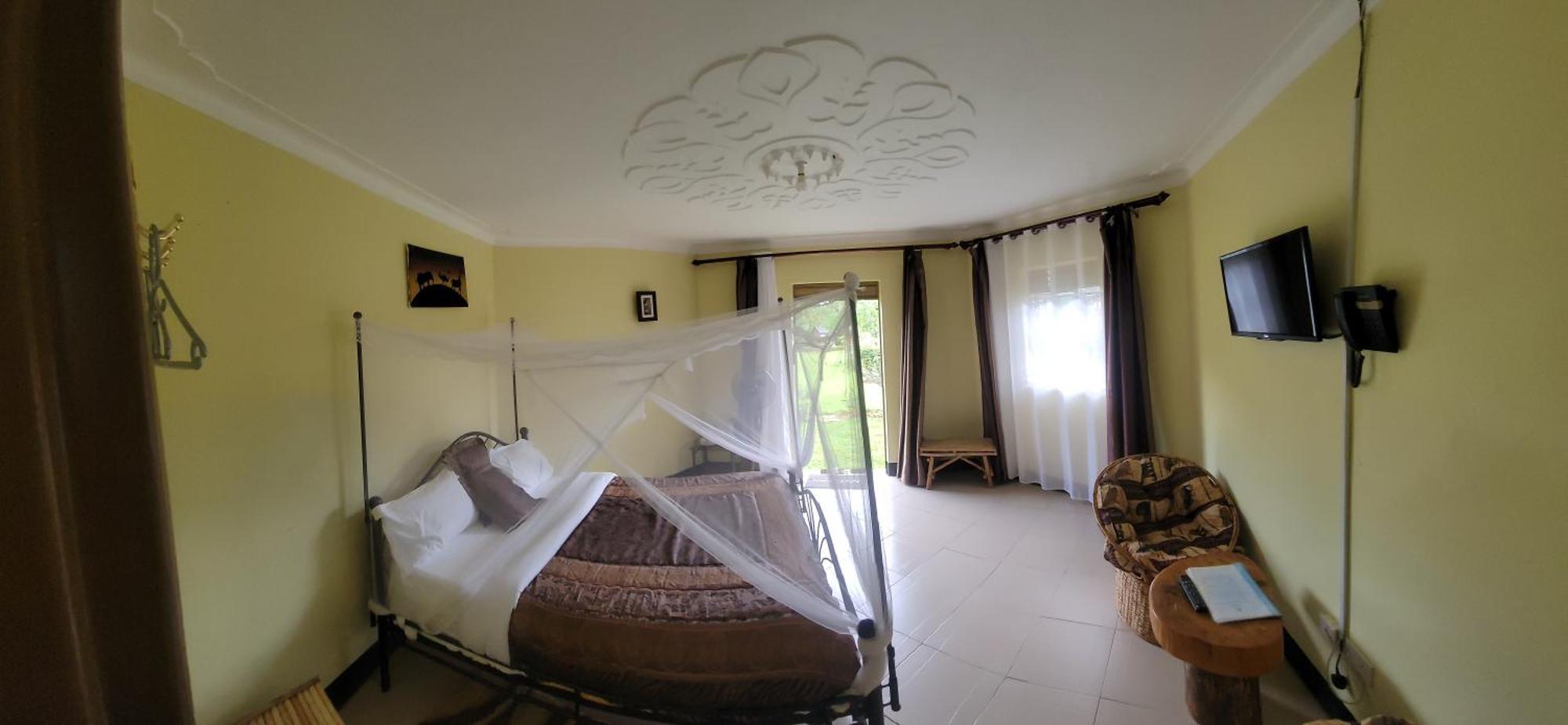 Philo Leisure Gardens Hotel Kalangala Ngoại thất bức ảnh