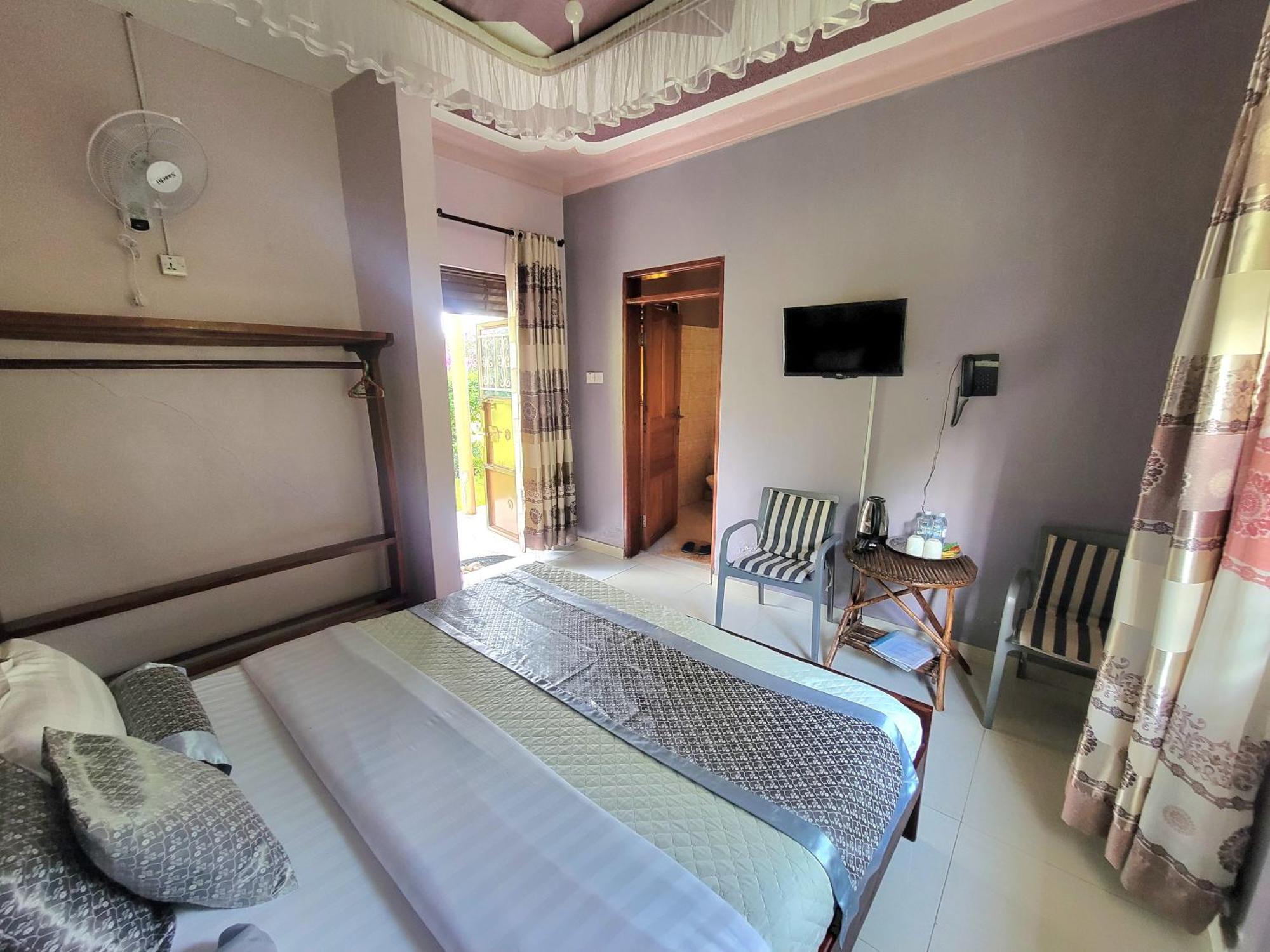 Philo Leisure Gardens Hotel Kalangala Ngoại thất bức ảnh
