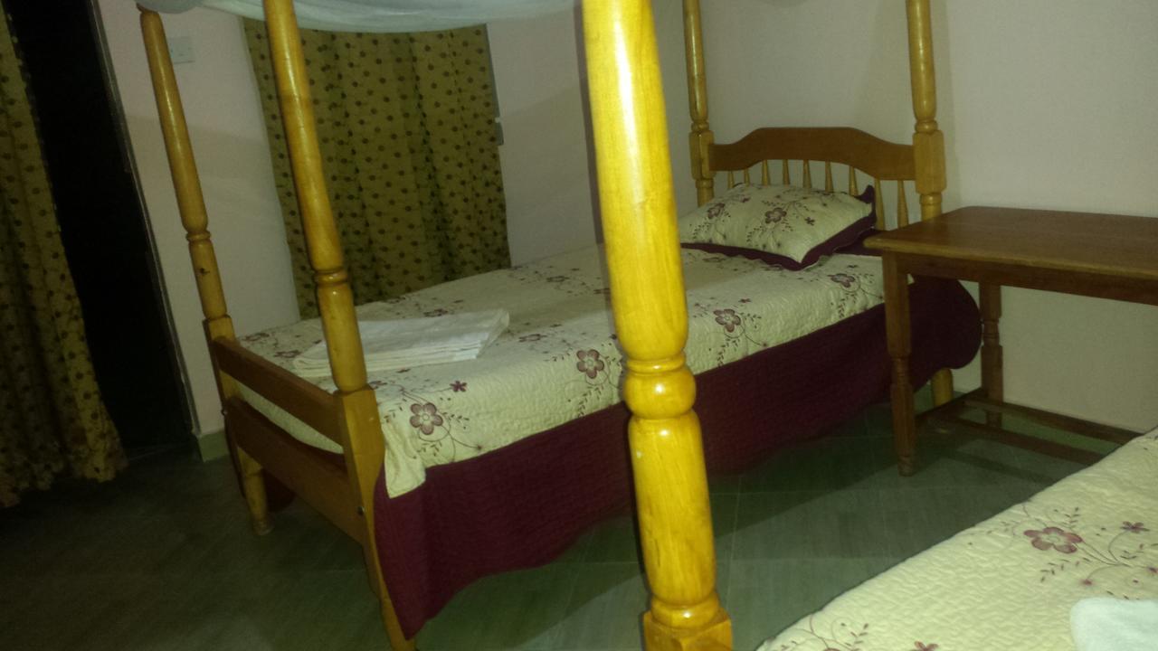 Philo Leisure Gardens Hotel Kalangala Ngoại thất bức ảnh